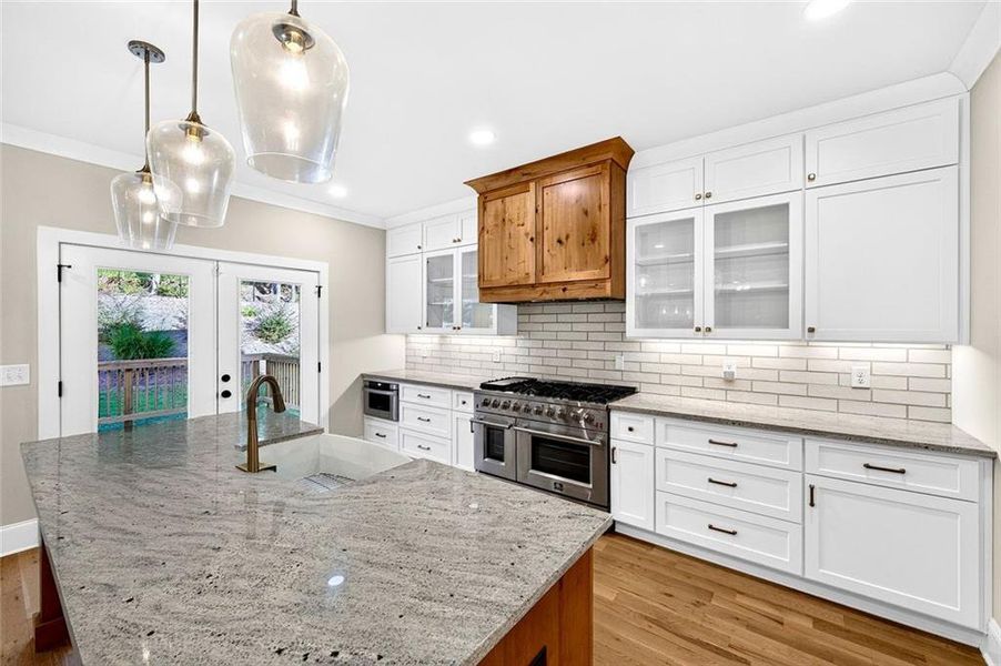 Furnished interior view inside a new home in , Bishop (Image 14).