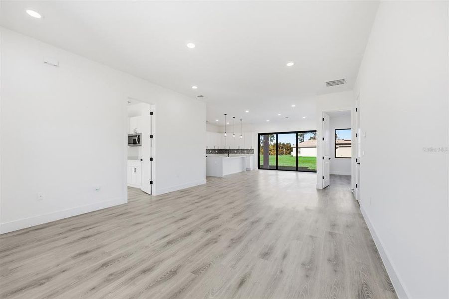 Spacious, unfurnished interior of a new home in , Ocala (Image 46).