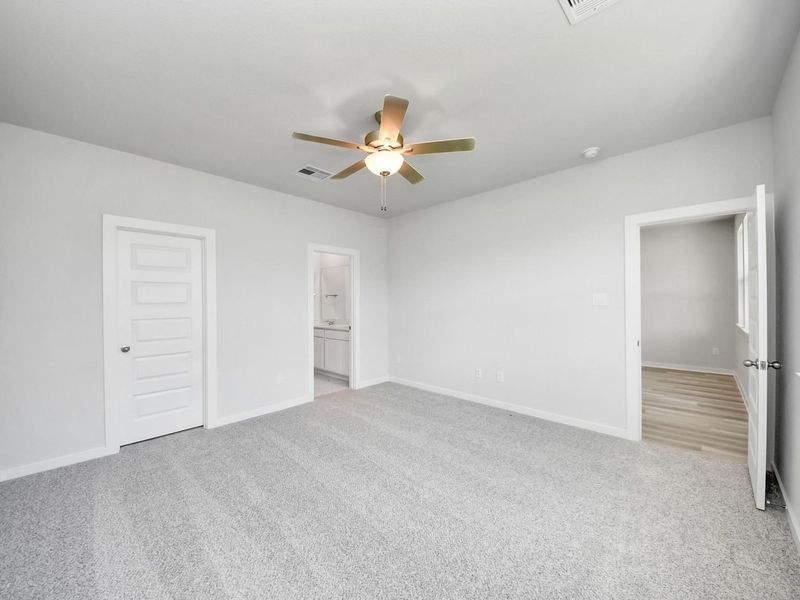 Spacious, unfurnished interior of a new home in Liberty Estates, Cleveland (Image 26).