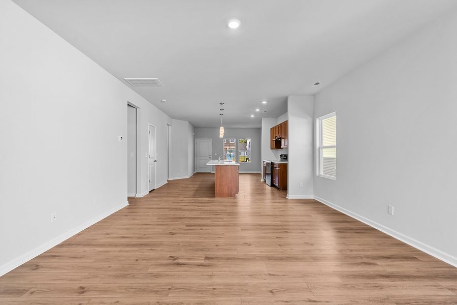 Spacious, unfurnished interior of a new home in Hanes Lake, Winston-Salem (Image 29).