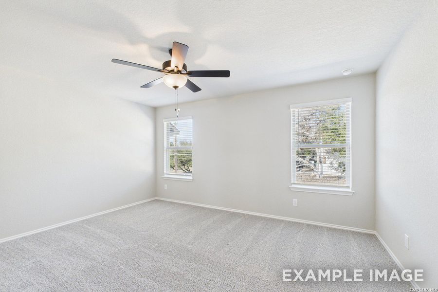 Spacious, unfurnished interior of a new home in Cedar Heights, San Antonio (Image 27).