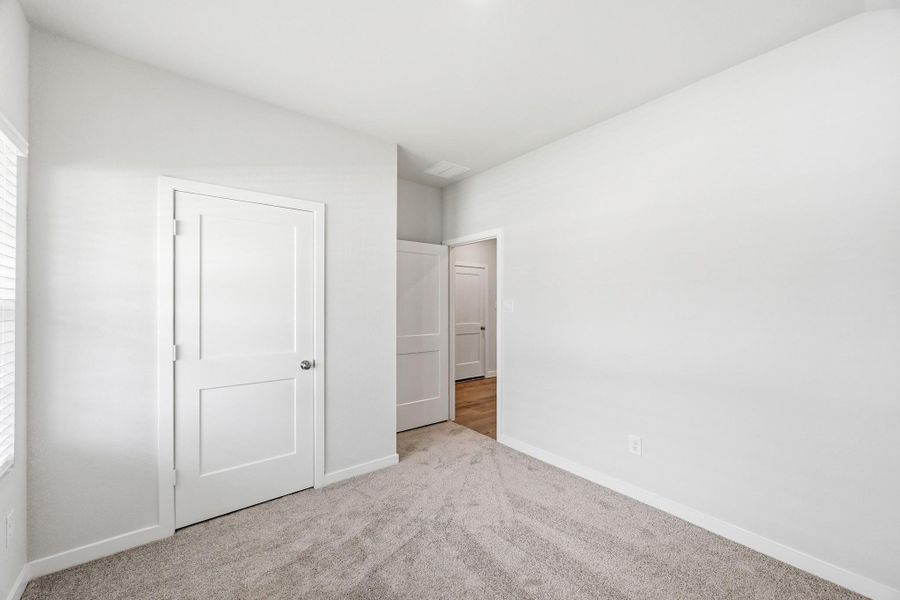 Spacious, unfurnished interior of a new home in The Villages at Westpointe, Dayton (Image 10).