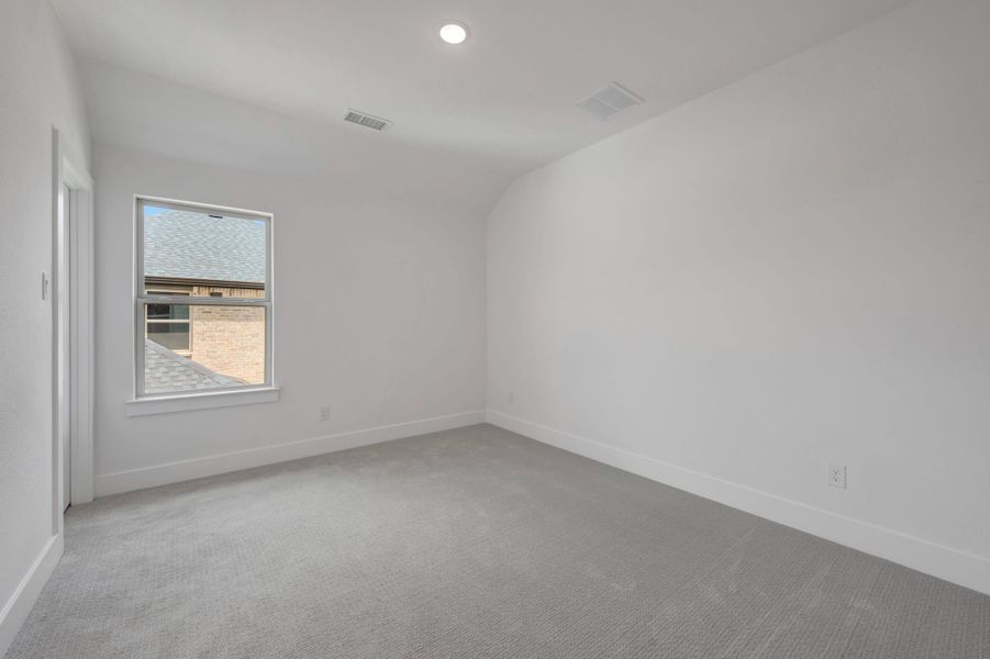 Spacious, unfurnished interior of a new home in Bridgewater, Midlothian (Image 28).