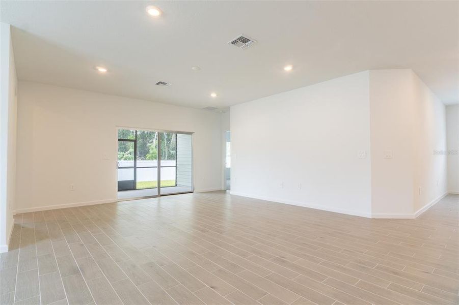 Spacious, unfurnished interior of a new home in Pioneer Ranch, Ocala (Image 35). Spacious, unfurnished interior of a new home in Pioneer Ranch, Ocala (Image 35).