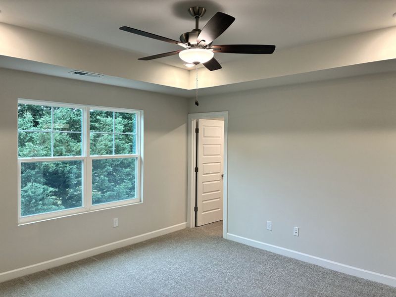 Spacious, unfurnished interior of a new home in Miller Park, Greenville (Image 20).