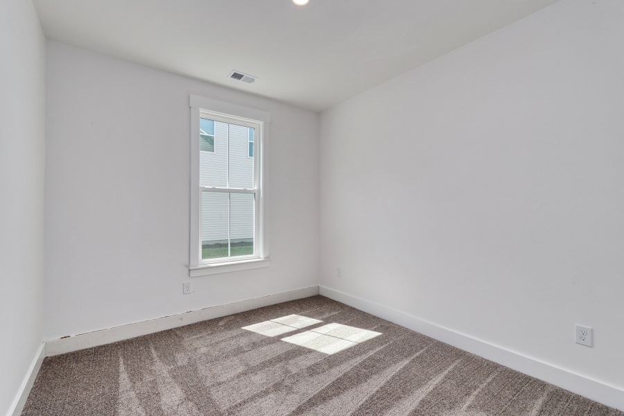 Spacious, unfurnished interior of a new home in Arcadia, Myrtle Beach (Image 23).