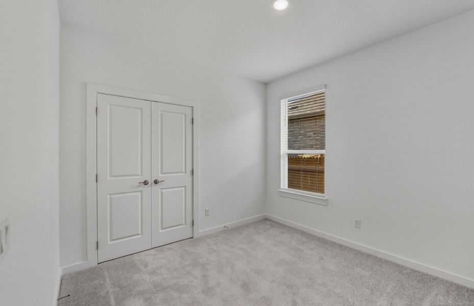 Spacious, unfurnished interior of a new home in Crosswinds, Kyle (Image 32).