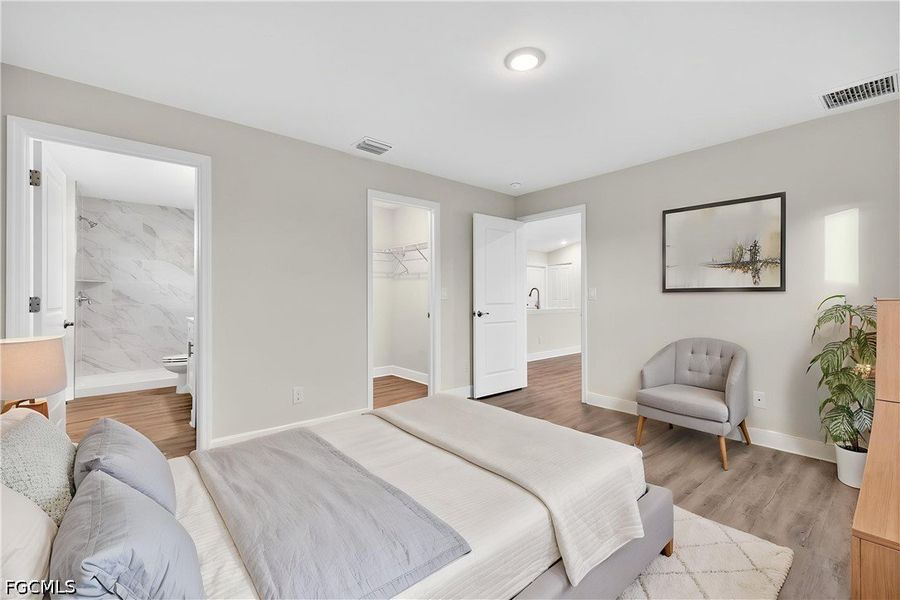 Furnished interior view inside a new home in Cape Coral, Cape Coral (Image 7).