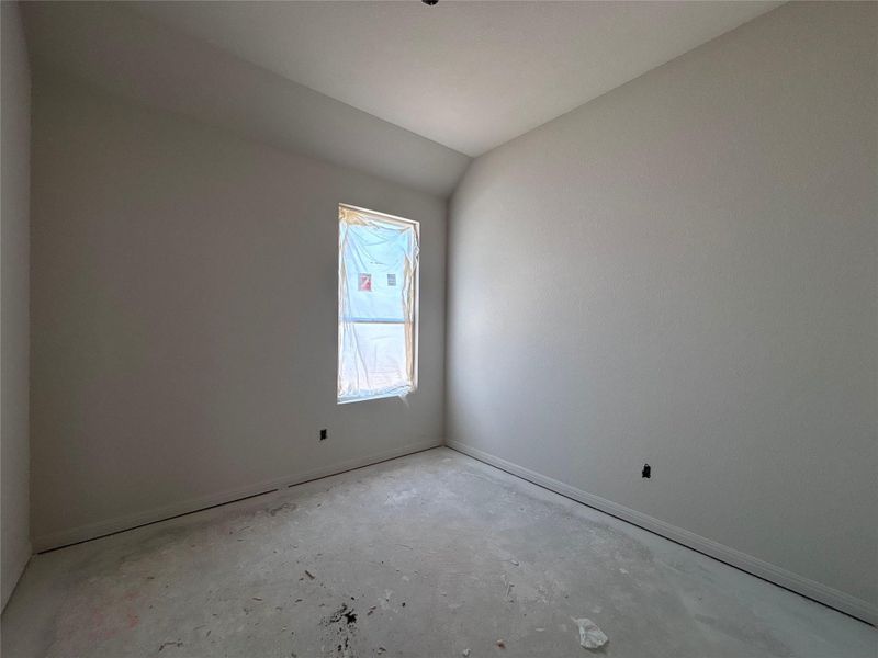 Spacious, unfurnished interior of a new home in The Colony 50s, Cedar Creek (Image 22).