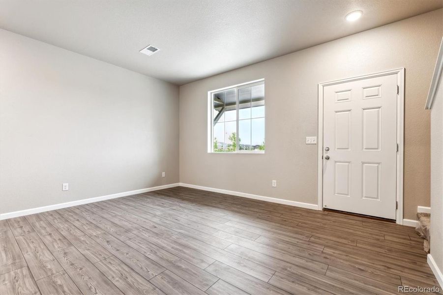 Spacious, unfurnished interior of a new home in Pintail Commons at Johnstown Village, Johnstown (Image 12).
