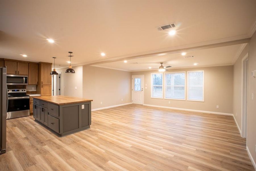 Spacious, unfurnished interior of a new home in , Groesbeck (Image 9). Spacious, unfurnished interior of a new home in , Groesbeck (Image 9).