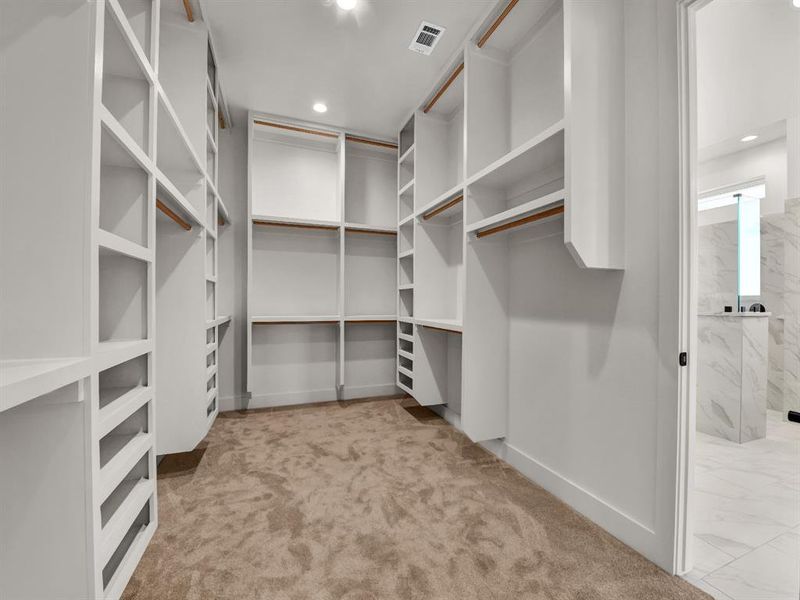 Spacious, unfurnished interior of a new home in , Weatherford (Image 32).