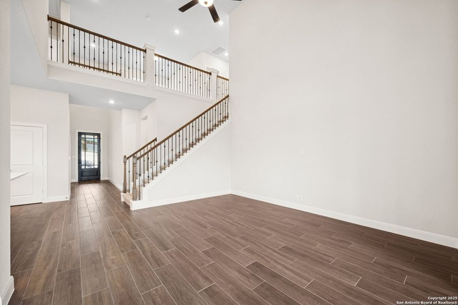 Spacious, unfurnished interior of a new home in Windsong - Reserve Series, Boerne (Image 20). Spacious, unfurnished interior of a new home in Windsong - Reserve Series, Boerne (Image 20).