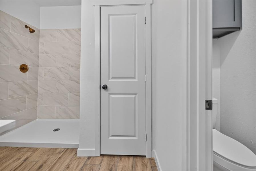 Furnished interior view inside a new home in , Mabank (Image 9).
