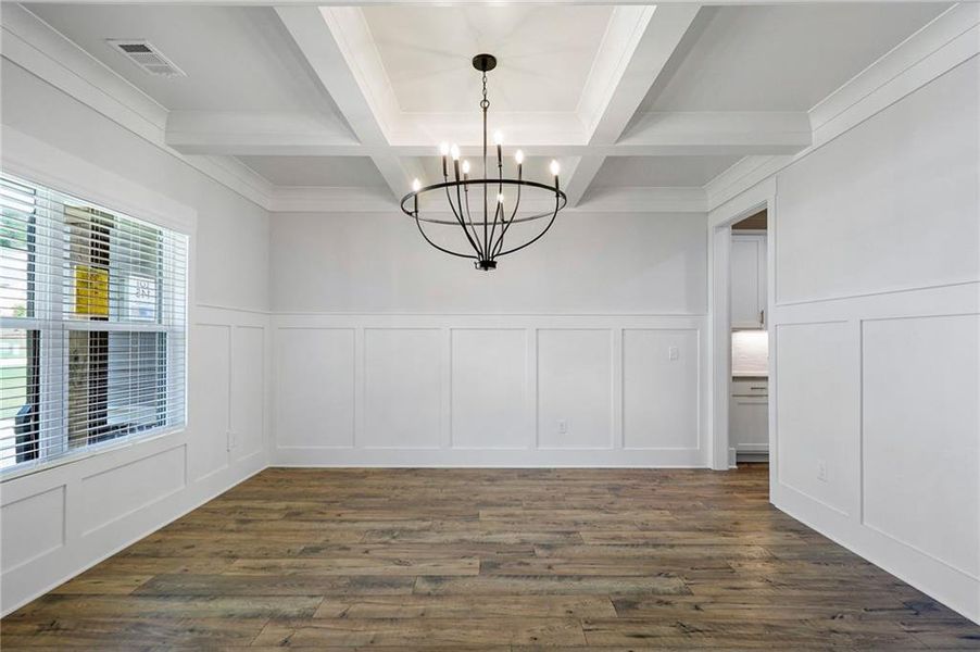 Spacious, unfurnished interior of a new home in Spring Creek, Monroe (Image 4).