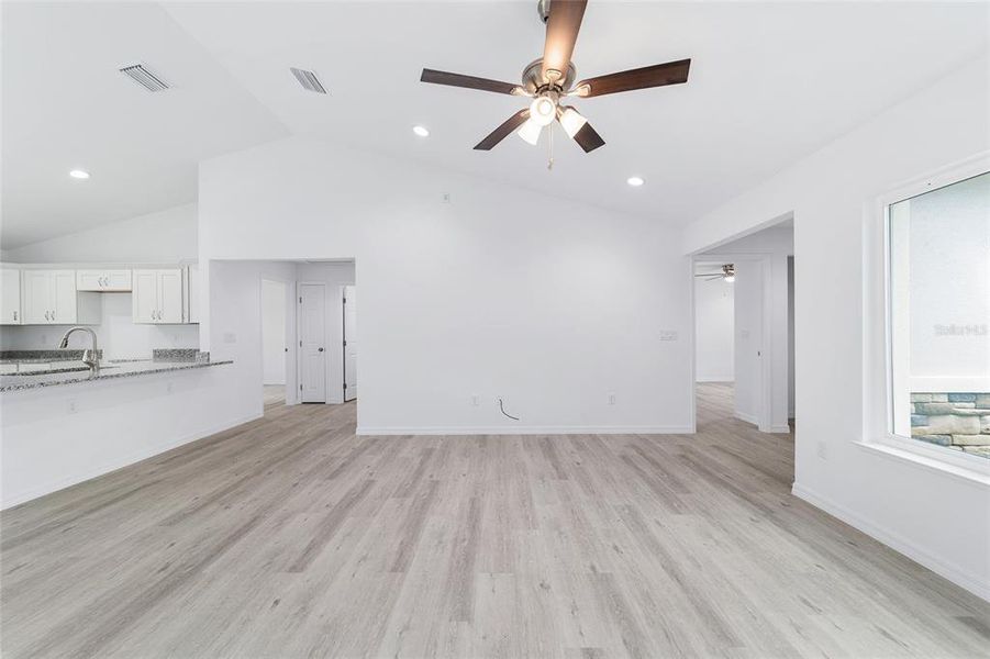Spacious, unfurnished interior of a new home in , Silver Springs (Image 16).