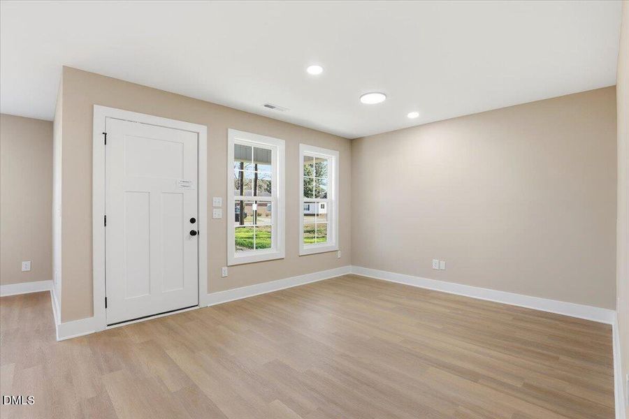 18-204 S Pender St-18