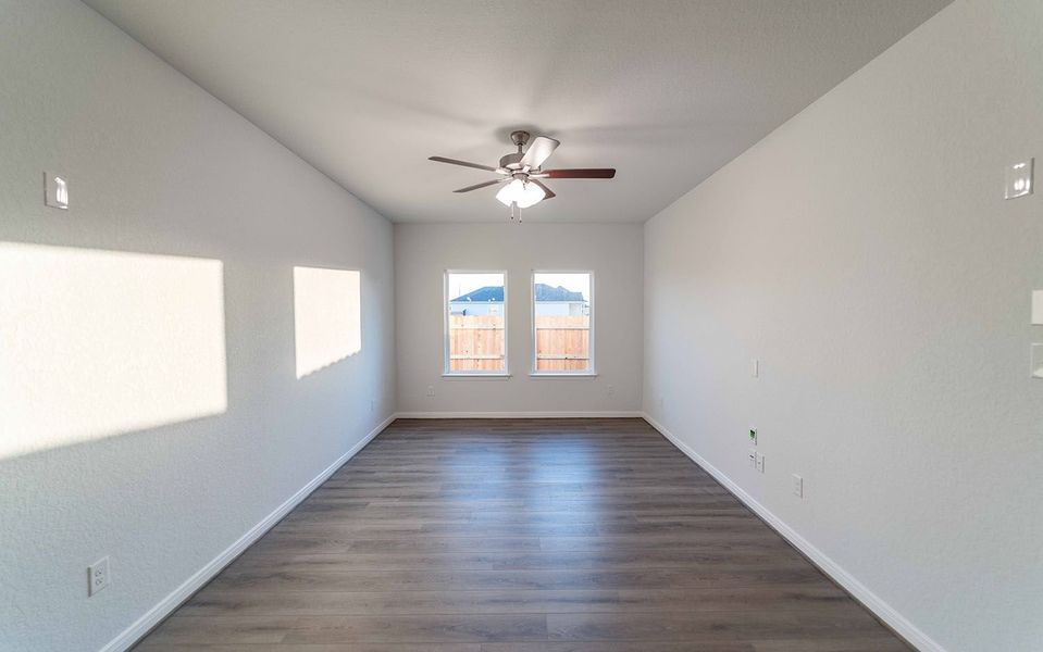 Spacious, unfurnished interior of a new home in Swenson Heights, Seguin (Image 9).