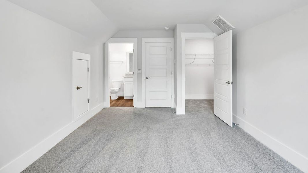 Spacious, unfurnished interior of a new home in Magnolia Ridge at Blake Farm, Wilmington (Image 30).