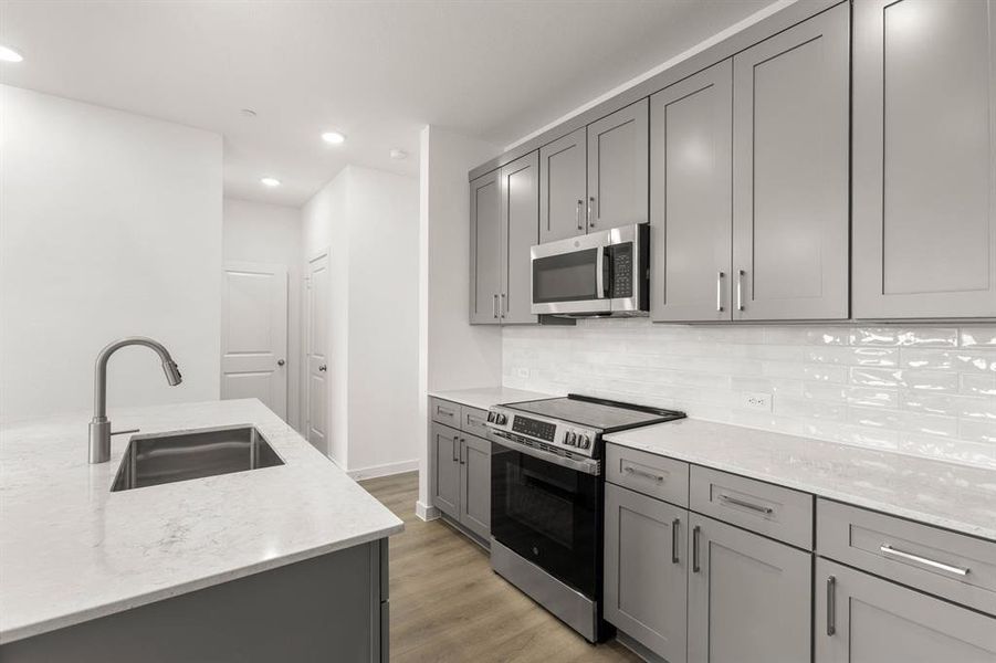 2306 Glacier-Kitchen-4