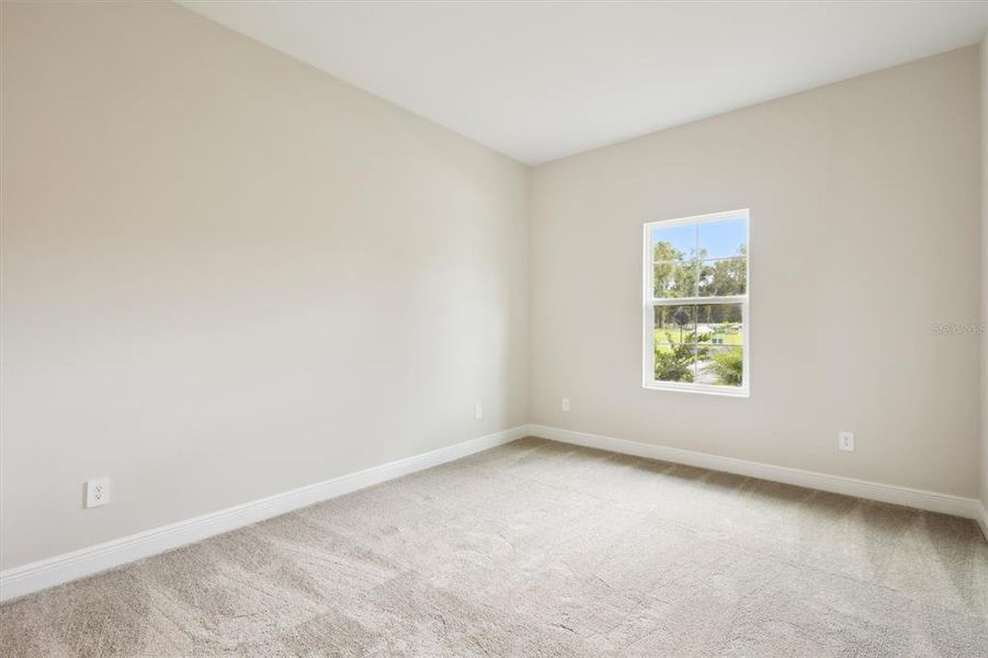 Spacious, unfurnished interior of a new home in Crestwood Estates, Valrico (Image 15).