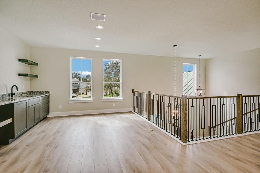Spacious, unfurnished interior of a new home in , Wimberley (Image 14).