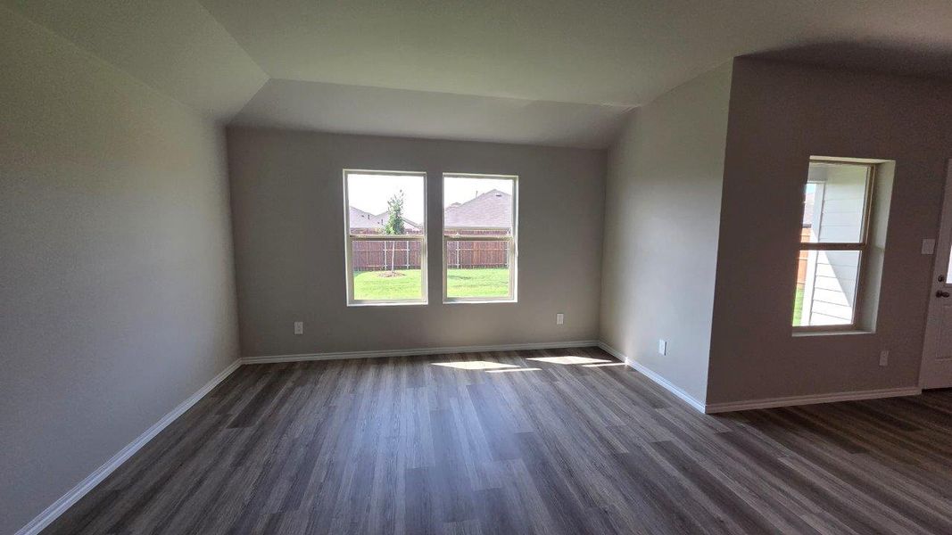 Spacious, unfurnished interior of a new home in Rosewood at Beltmill, Fort Worth (Image 10).