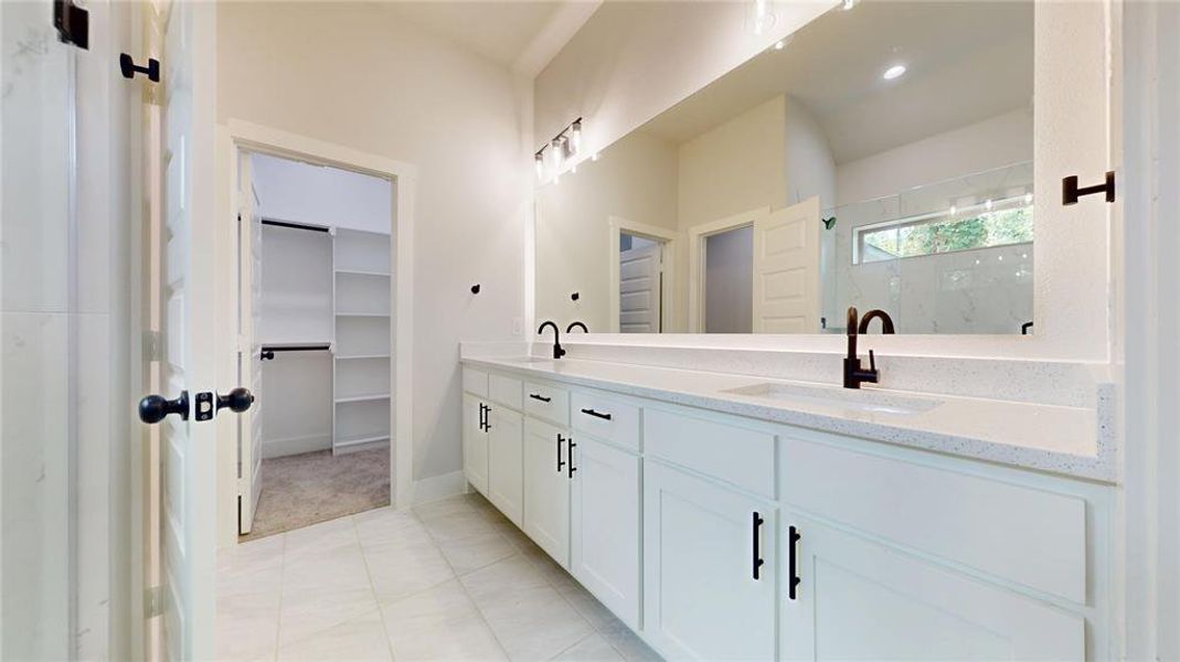 Furnished interior view inside a new home in , Fort Worth (Image 5).