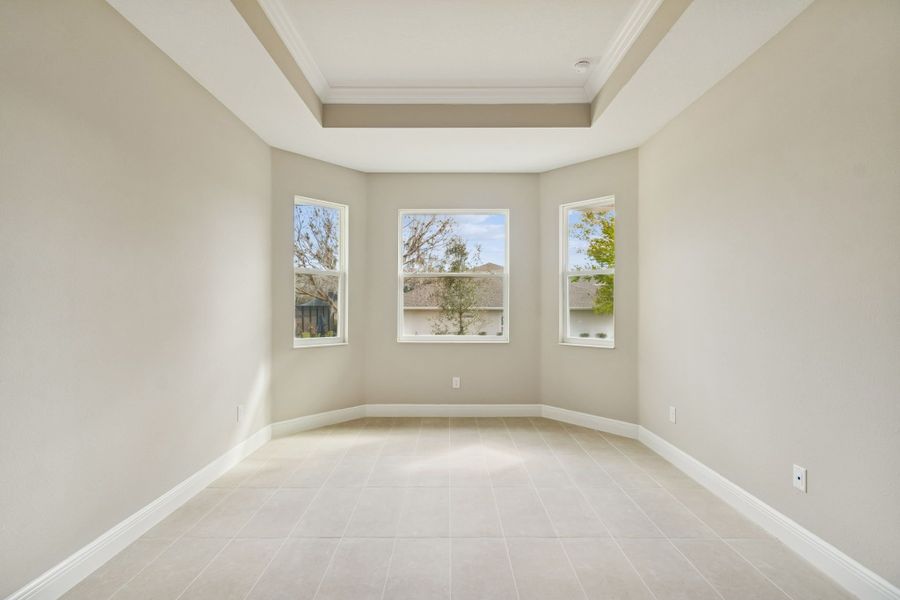 Spacious, unfurnished interior of a new home in Southern Hills Plantation, Brooksville (Image 60).