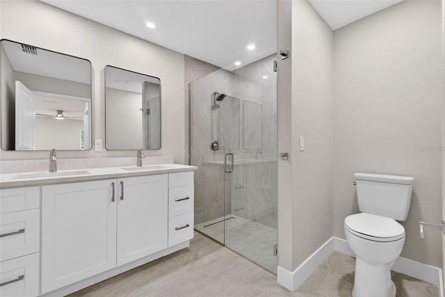 Furnished interior view inside a new home in , Orlando (Image 12).