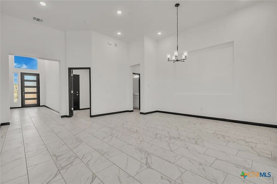 Spacious, unfurnished interior of a new home in Heritage Oaks, Killeen (Image 36).