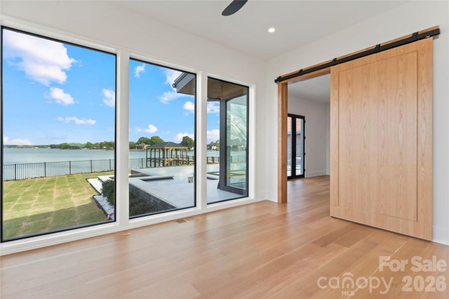 Primary Suite, Main Floor