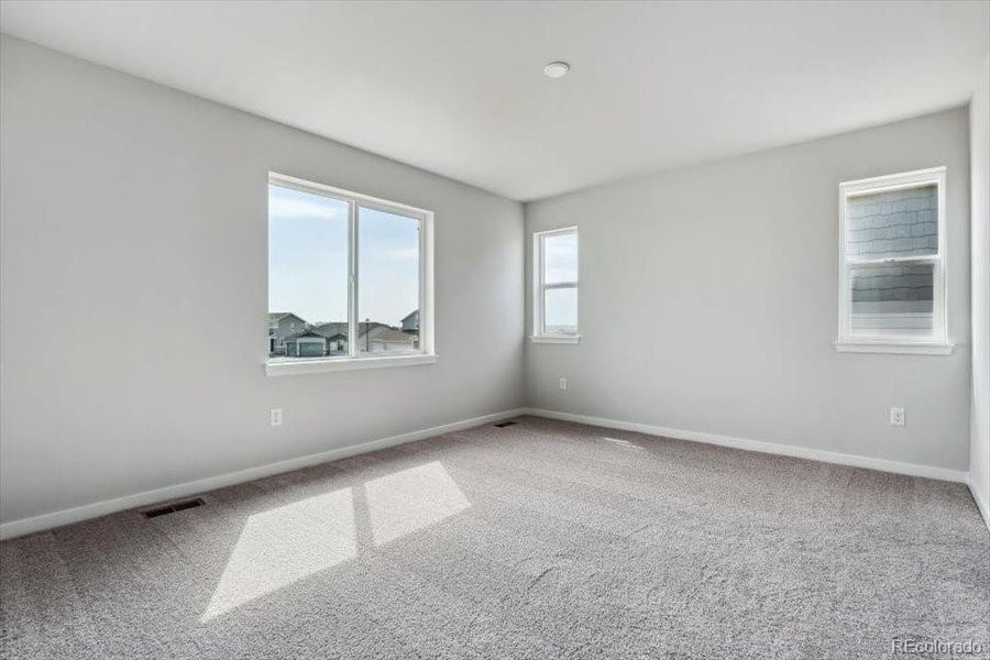 Spacious, unfurnished interior of a new home in Red Barn Meadows, Mead (Image 25).