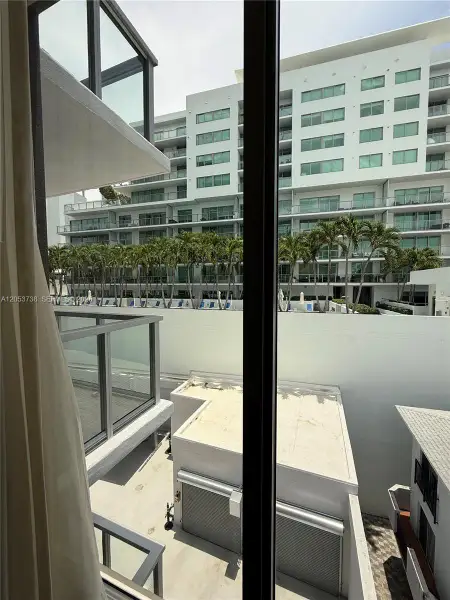 Condo located in Miami, FL showcasing its design and architecture (Image 2). Condo located in Miami, FL showcasing its design and architecture (Image 2).