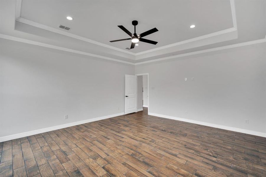 Spacious, unfurnished interior of a new home in , Waxahachie (Image 31).