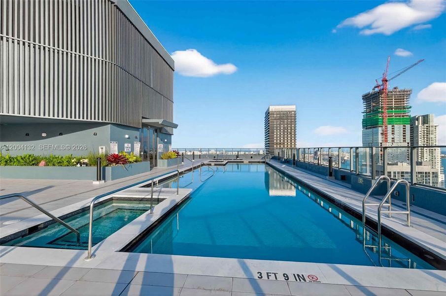 Condo located in Miami, FL showcasing its design and architecture (Image 24).