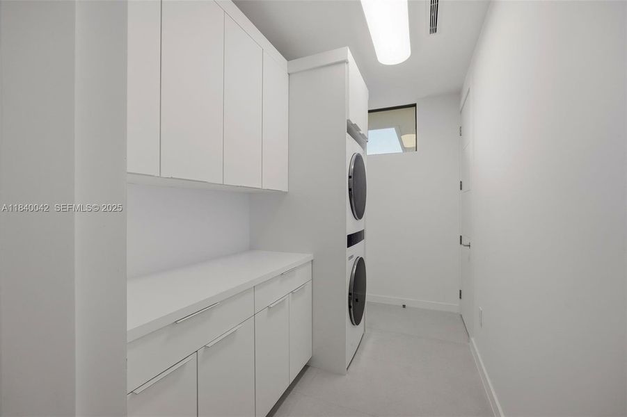 Furnished interior view inside a new home in , Miami (Image 5).