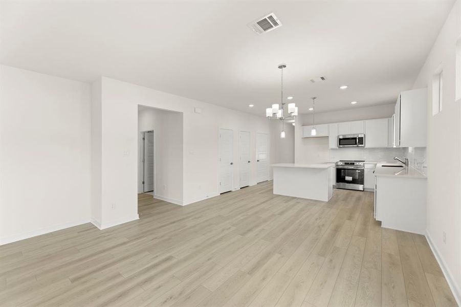 10. 1227 Anderson - Dining (2) 10. 1227 Anderson - Dining (2)
