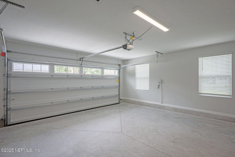 Spacious, unfurnished interior of a new home in , Jacksonville (Image 21). Spacious, unfurnished interior of a new home in , Jacksonville (Image 21).