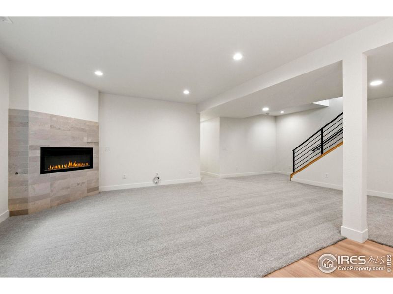 High efficiency fireplace insert with integrated blower for optimal heat distribution and energy savings.