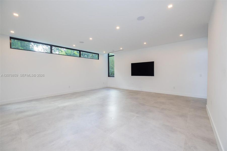 Billiard/Bonus Space