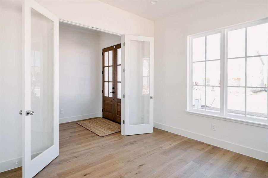 Spacious, unfurnished interior of a new home in , Aledo (Image 20).