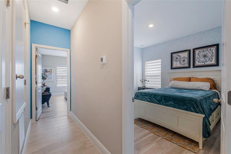 Furnished interior view inside a new home in , Orlando (Image 28).