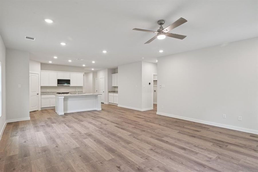 Spacious, unfurnished interior of a new home in Sperling Farms, Ferris (Image 34). Spacious, unfurnished interior of a new home in Sperling Farms, Ferris (Image 34).
