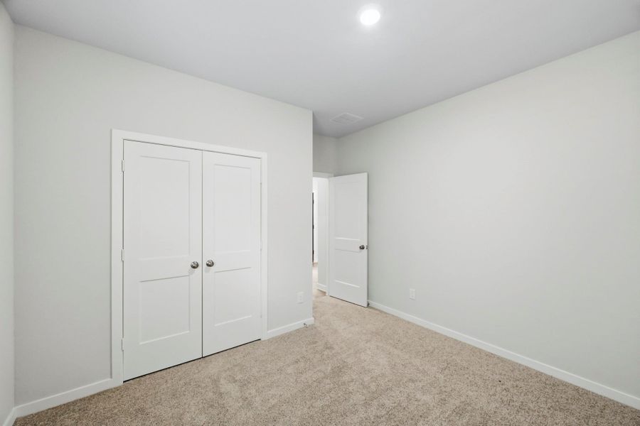 Spacious, unfurnished interior of a new home in Paloma at Sanford Farms, Waller (Image 22).