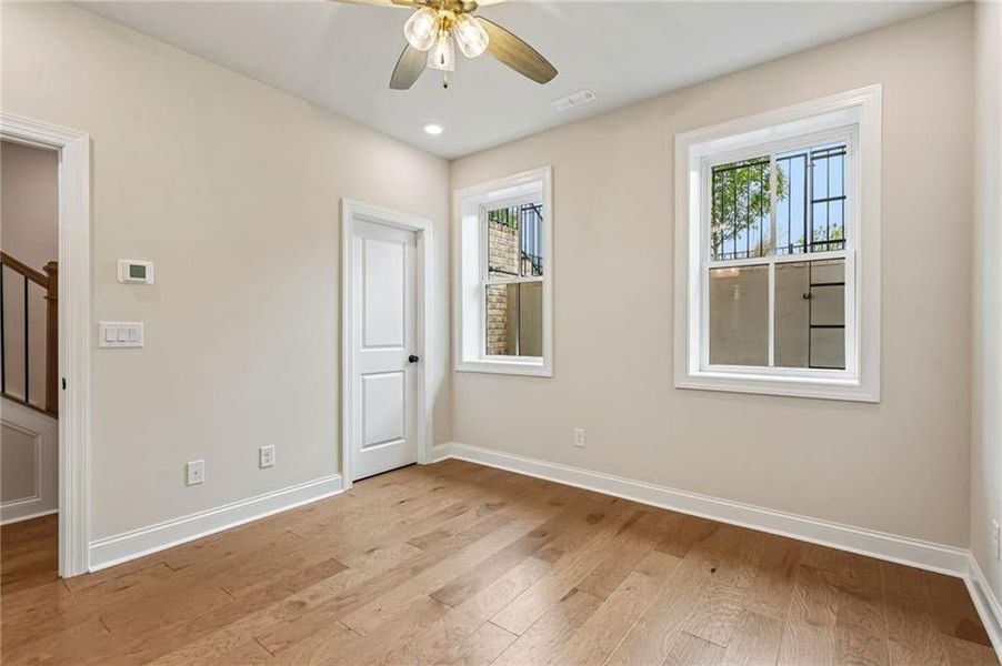Spacious, unfurnished interior of a new home in Byers Park, Alpharetta (Image 29).