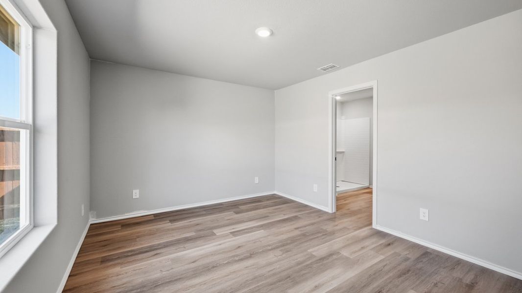 Spacious, unfurnished interior of a new home in Sunnycreek, Crowley (Image 20). Spacious, unfurnished interior of a new home in Sunnycreek, Crowley (Image 20).