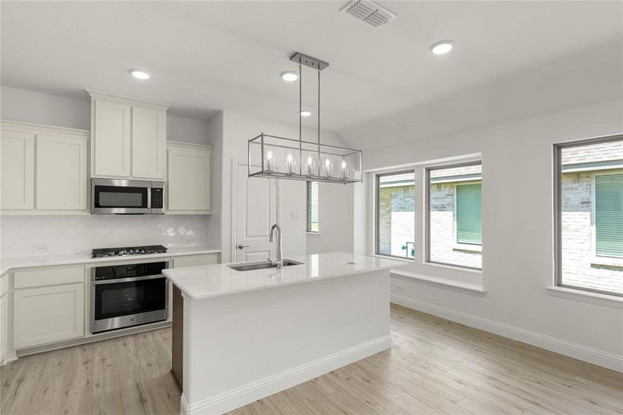 07. 1409 Grove Pond - Kitchen (3) 07. 1409 Grove Pond - Kitchen (3)