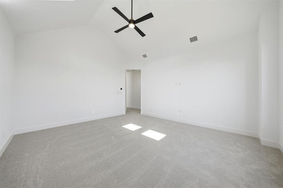 Spacious, unfurnished interior of a new home in , Prosper (Image 35).