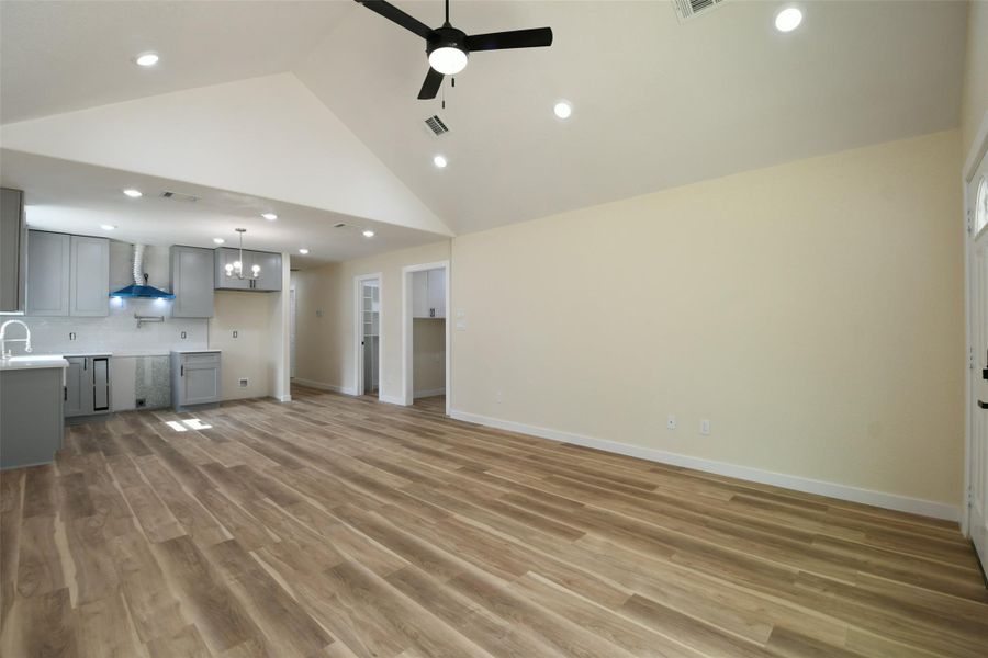 Spacious, unfurnished interior of a new home in , Conroe (Image 6). Spacious, unfurnished interior of a new home in , Conroe (Image 6).